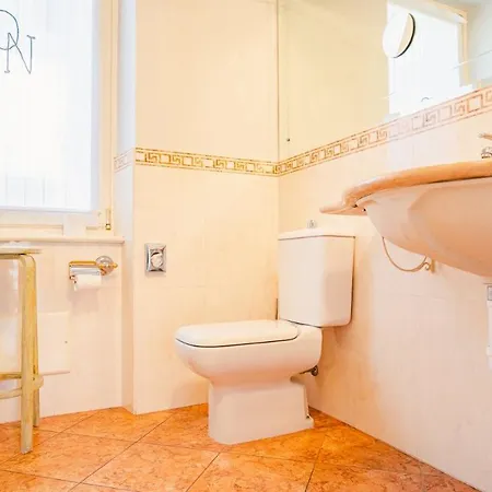 Гостьовий будинок Domus Nova Palace - Italian Homing Верона