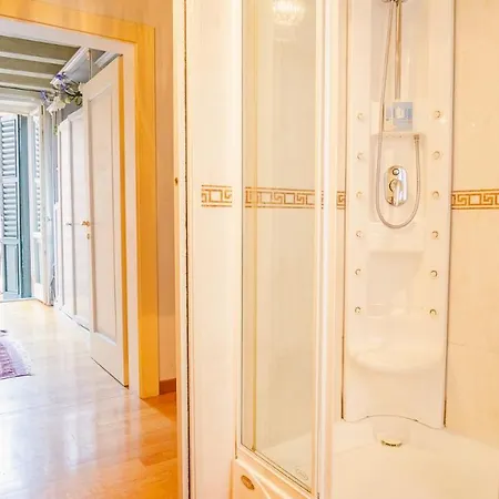 Domus Nova Palace - Italian Homing Гостьовий будинок