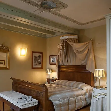 Domus Nova Palace - Italian Homing Гостьовий будинок