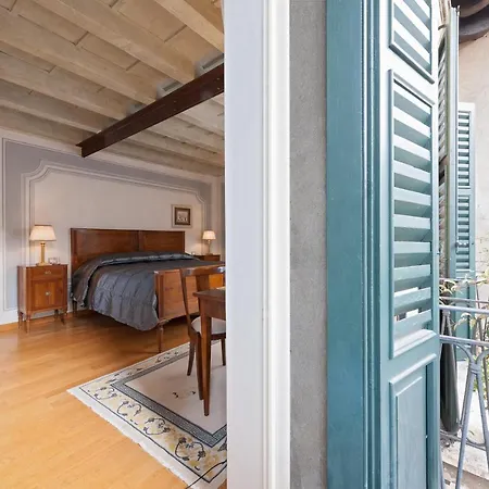 Domus Nova Palace - Italian Homing Гостьовий будинок