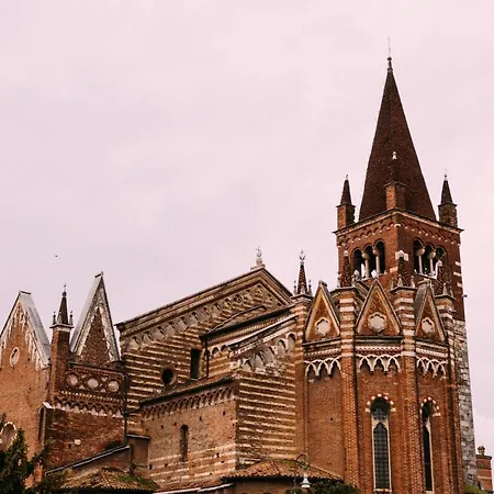 Гостьовий будинок Domus Nova Palace - Italian Homing Верона
