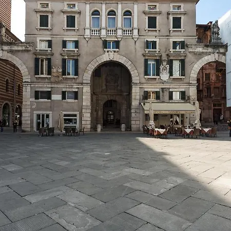 Domus Nova Palace - Italian Homing 2*
